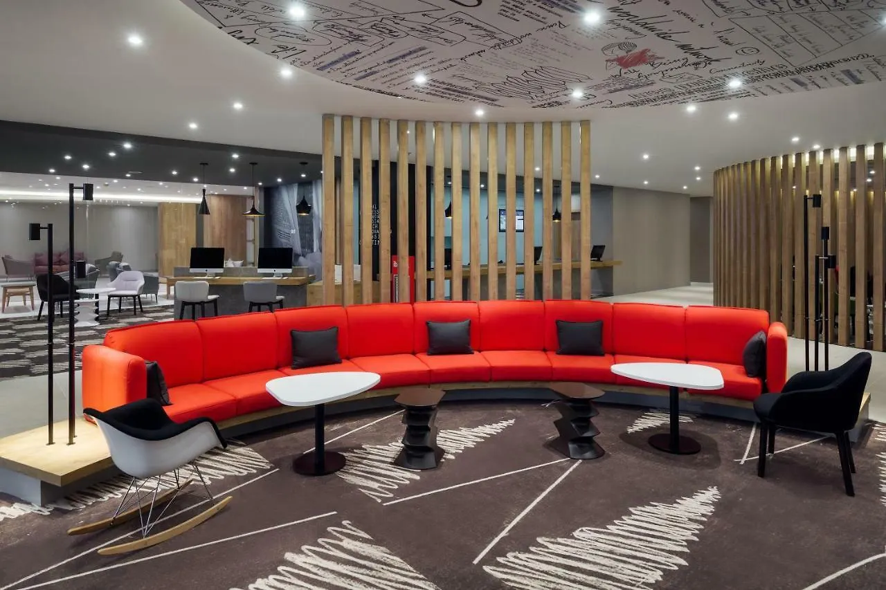Ibis Jeddah Malik Road Hotel 3*,